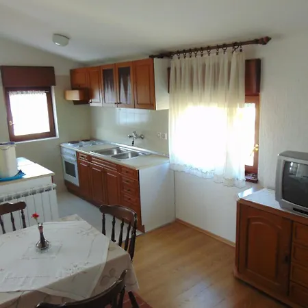 Apartman In 34614 *